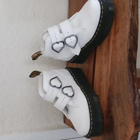 Doc Martins Devon Platform Heart Buckle Leather Boots Size 7