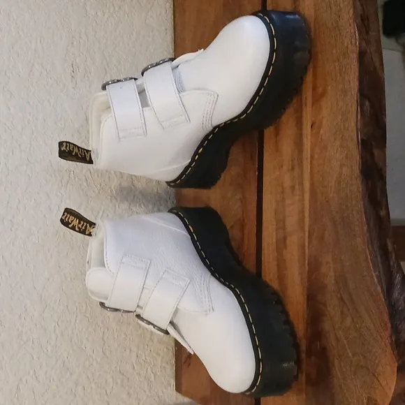 Doc Martins Devon Platform Heart Buckle Leather Boots Size 7