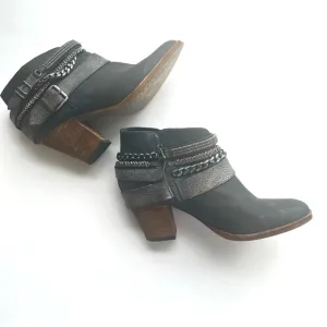 Dolce Vita Yazmin leather embellished ankle bootie size 9