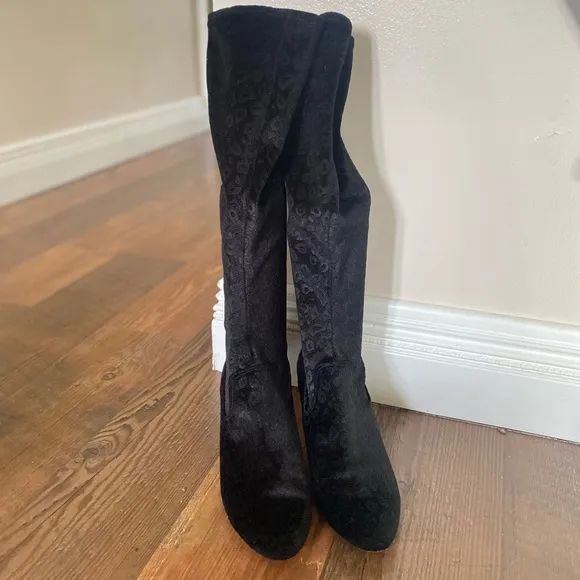 Donald j Pliner high calf heels