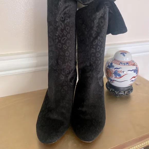 Donald j Pliner high calf heels