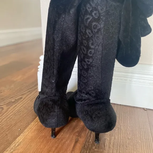 Donald j Pliner high calf heels