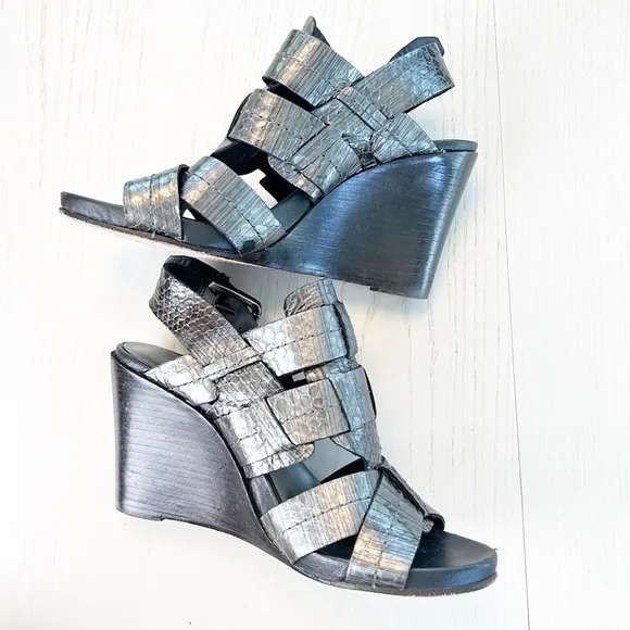 DONALD PLINER Gaia Snakeskin Slingback Wedge 5 Metallic‎ Peep Toe