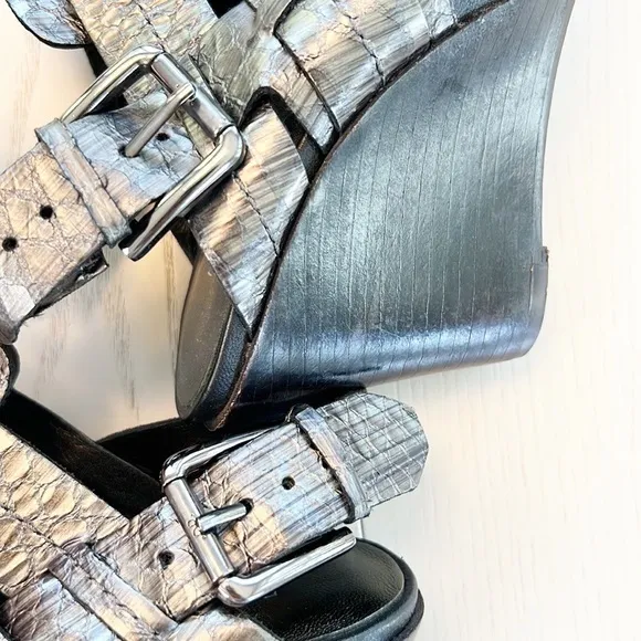 DONALD PLINER Gaia Snakeskin Slingback Wedge 5 Metallic‎ Peep Toe