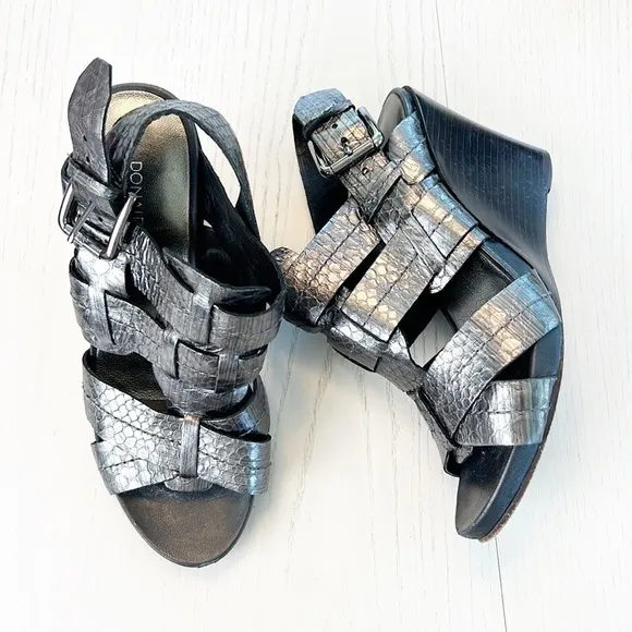 DONALD PLINER Gaia Snakeskin Slingback Wedge 5 Metallic‎ Peep Toe