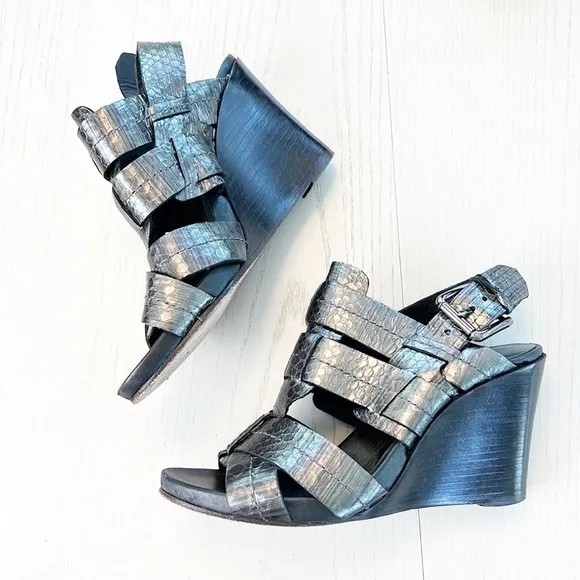 DONALD PLINER Gaia Snakeskin Slingback Wedge 5 Metallic‎ Peep Toe