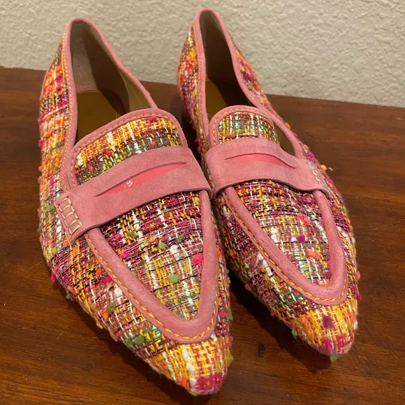Donald Pliner Women's Slip On Pointed Toe Penny Loafer Flats size 9 shoes