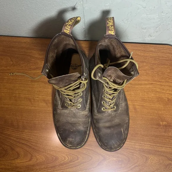Dr Doc Martens 1460 Leather Boots CRAZY HORSE Brown 11822 Mens Size 9