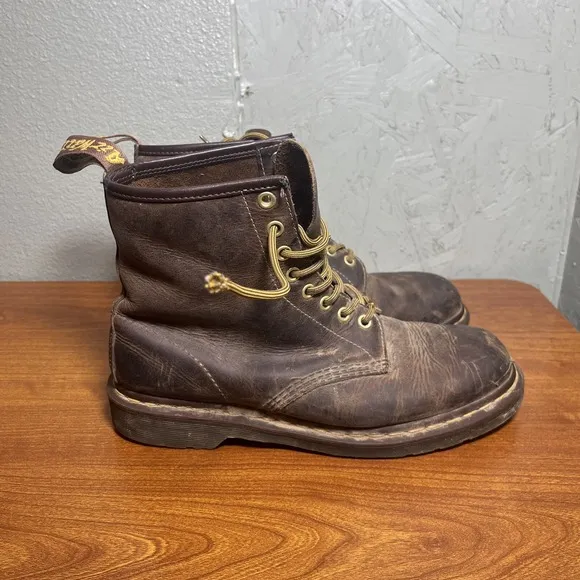 Dr Doc Martens 1460 Leather Boots CRAZY HORSE Brown 11822 Mens Size 9