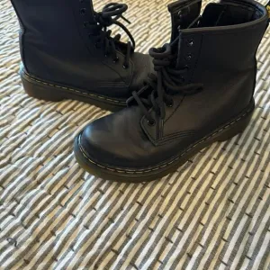 Dr Martens 13 euc Black Leather Lace-Up Boots