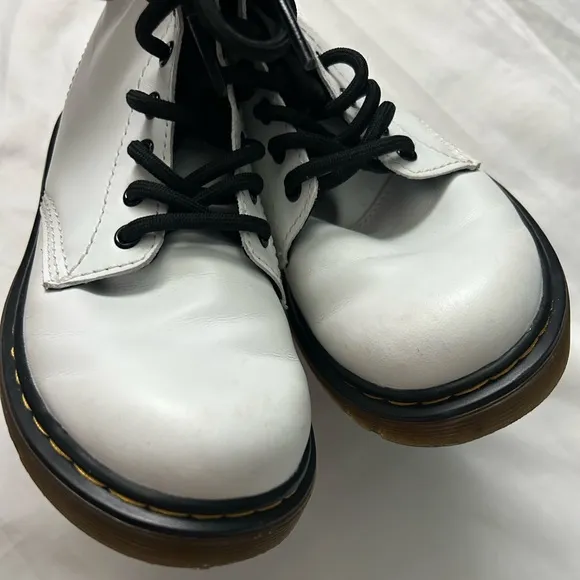 Dr. Martens | 1460 8-eye lace up side zip boots