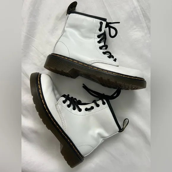 Dr. Martens | 1460 8-eye lace up side zip boots