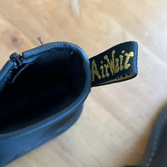 Dr. Martens 1460Y Black Leather Boots – Women’s Girls Size 5 US