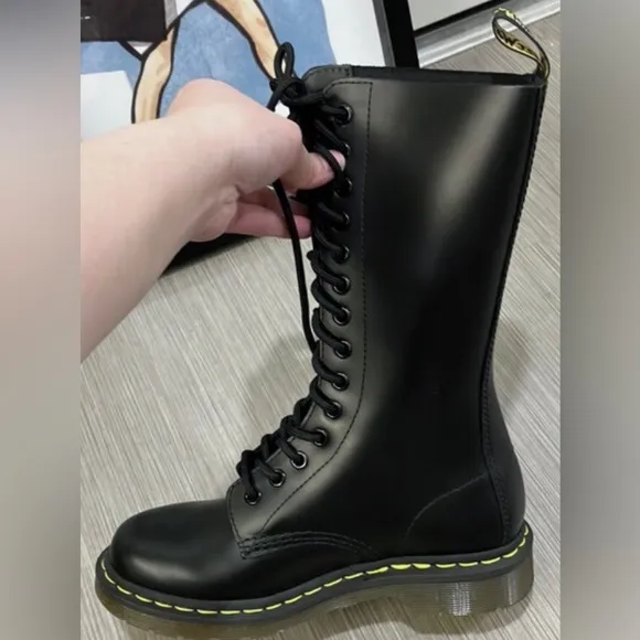 Dr. Martens 1914W leather combat lace up boots in Black Color Size 5 NWOT