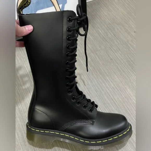 Dr. Martens 1914W leather combat lace up boots in Black Color Size 5 NWOT