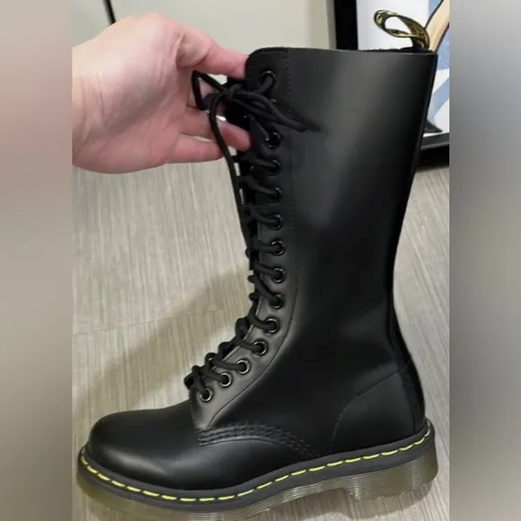 Dr. Martens 1914W leather combat lace up boots in Black Color Size 5 NWOT