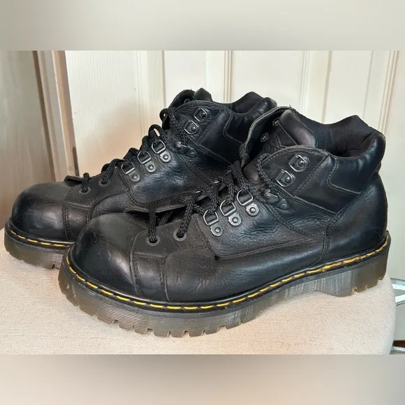 Dr. Martens 8699 Shoes Men's 11 Black Leather Round Toe Lace Up Bex Sole Boots