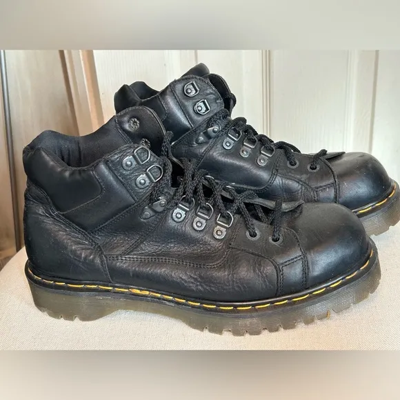 Dr. Martens 8699 Shoes Men's 11 Black Leather Round Toe Lace Up Bex Sole Boots