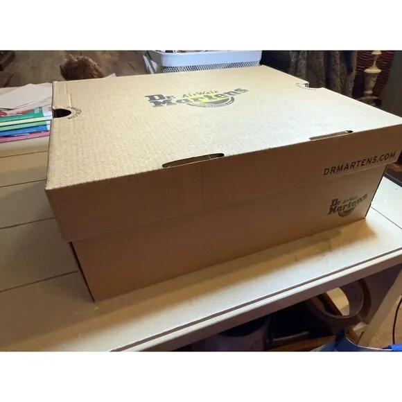 Dr Martens Air Wair boots combs leather New In Box Size 10