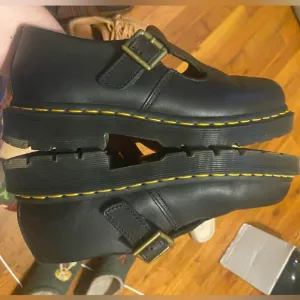 Dr. Martens Black women’s Mary Jane Shoes buckles t strap size 8 safety shoe