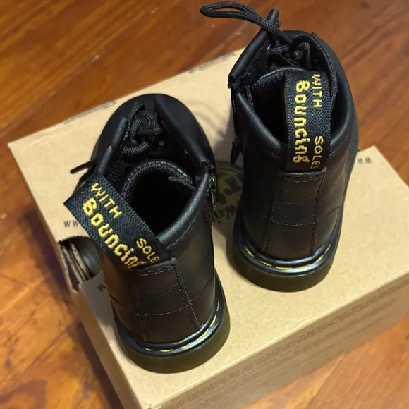 Dr. Martens Core Kids Boots