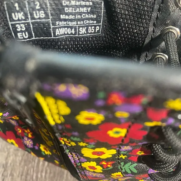 DR. MARTENS Delaney Floral Leather Girls Boots