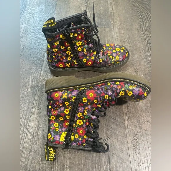 DR. MARTENS Delaney Floral Leather Girls Boots