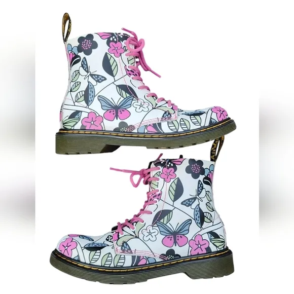 Dr. Martens Girls 1460 Pascal Boots