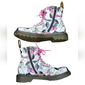 Dr. Martens Girls 1460 Pascal Boots