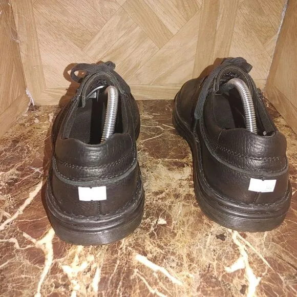 Dr Martens men's Airwair black leather fashion shoes size 10.   562