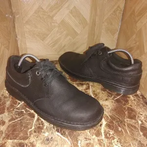 Dr Martens men's Airwair black leather fashion shoes size 10.   562