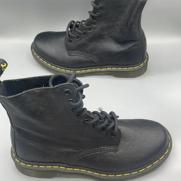 Dr‎ Martens Pascal leather  1460 boots
