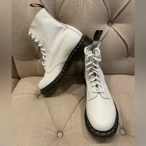 Dr. Martens Women's 6 1460 PASCAL Leather Boots OPTICAL WHITE NWOB