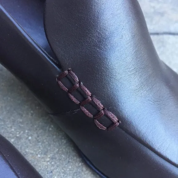 EA By Etienne Aigner Round Toe heels  Brown 8.5