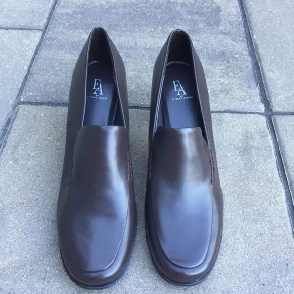 EA By Etienne Aigner Round Toe heels  Brown 8.5