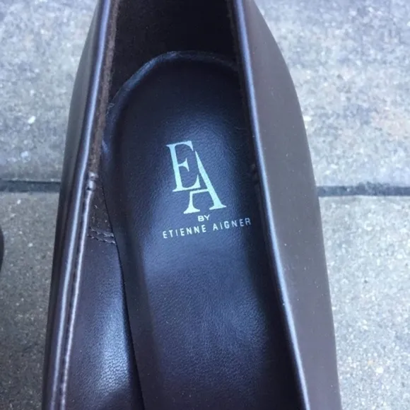 EA By Etienne Aigner Round Toe heels  Brown 8.5