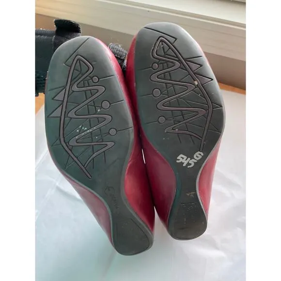 Earthies Valla red leather flats solid comfortable arch support ballet  8.5