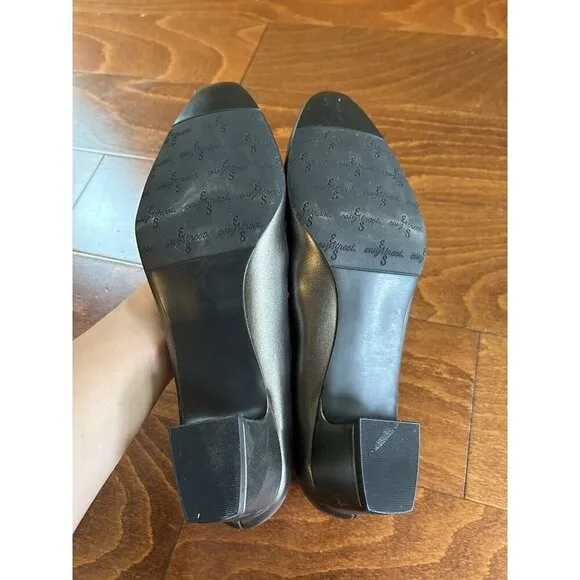 Easy Street 9 M Fabulous Round Toe Pumps Pewter Gray Closed Toe Heels NEW