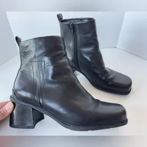 ECCO Black Leather Chunky Square Toe Block Heel Side Zip Ankle Boot boots