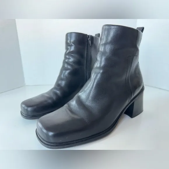 ECCO Black Leather Chunky Square Toe Block Heel Side Zip Ankle Boot boots