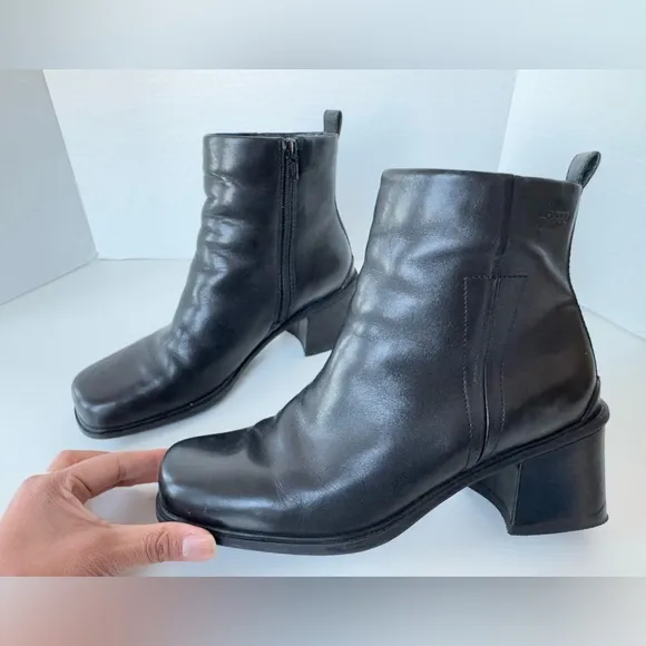 ECCO Black Leather Chunky Square Toe Block Heel Side Zip Ankle Boot boots