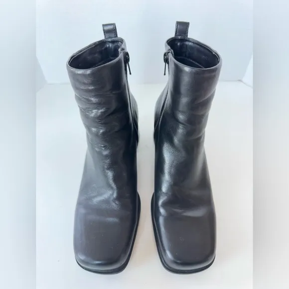 ECCO Black Leather Chunky Square Toe Block Heel Side Zip Ankle Boot boots