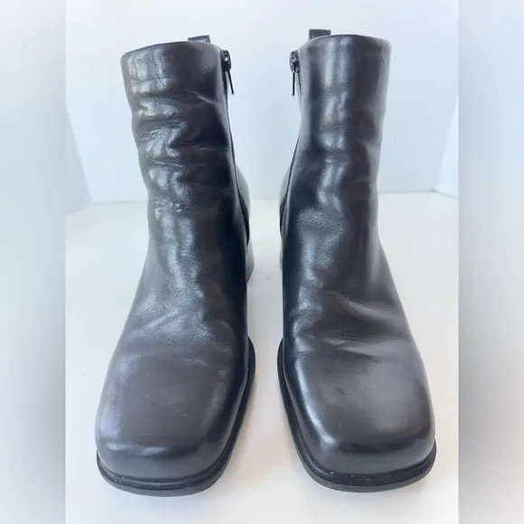 ECCO Black Leather Chunky Square Toe Block Heel Side Zip Ankle Boot boots