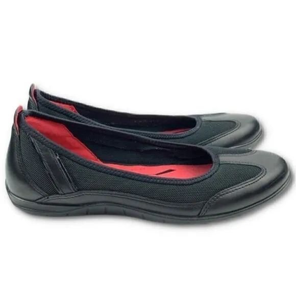 Ecco flats size 37 6-6.5 black leather comfort outdoors walking gorpcore