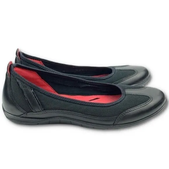 Ecco flats size 37 6-6.5 black leather comfort outdoors walking gorpcore