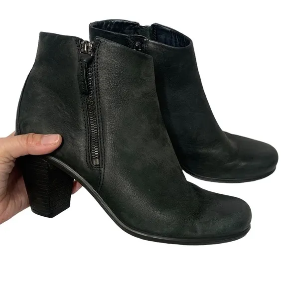 Ecco Touch Black Leather Side Zip Up Ankle Boots