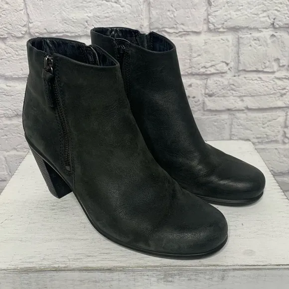 Ecco Touch Black Leather Side Zip Up Ankle Boots