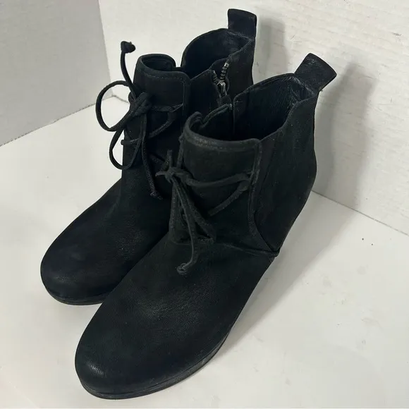 Eileen Fisher Women’s  Nubuck Leather Ankle Boots Side Zip Block Heel Black