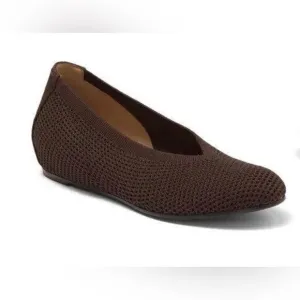 EILEEN FISHER DARK BROWN FLATS- SIZE 7 NWT
