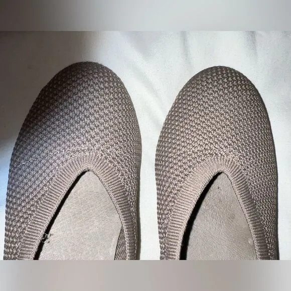EILEEN FISHER LIGHT TAN FLATS- SIZE 7 NWT
